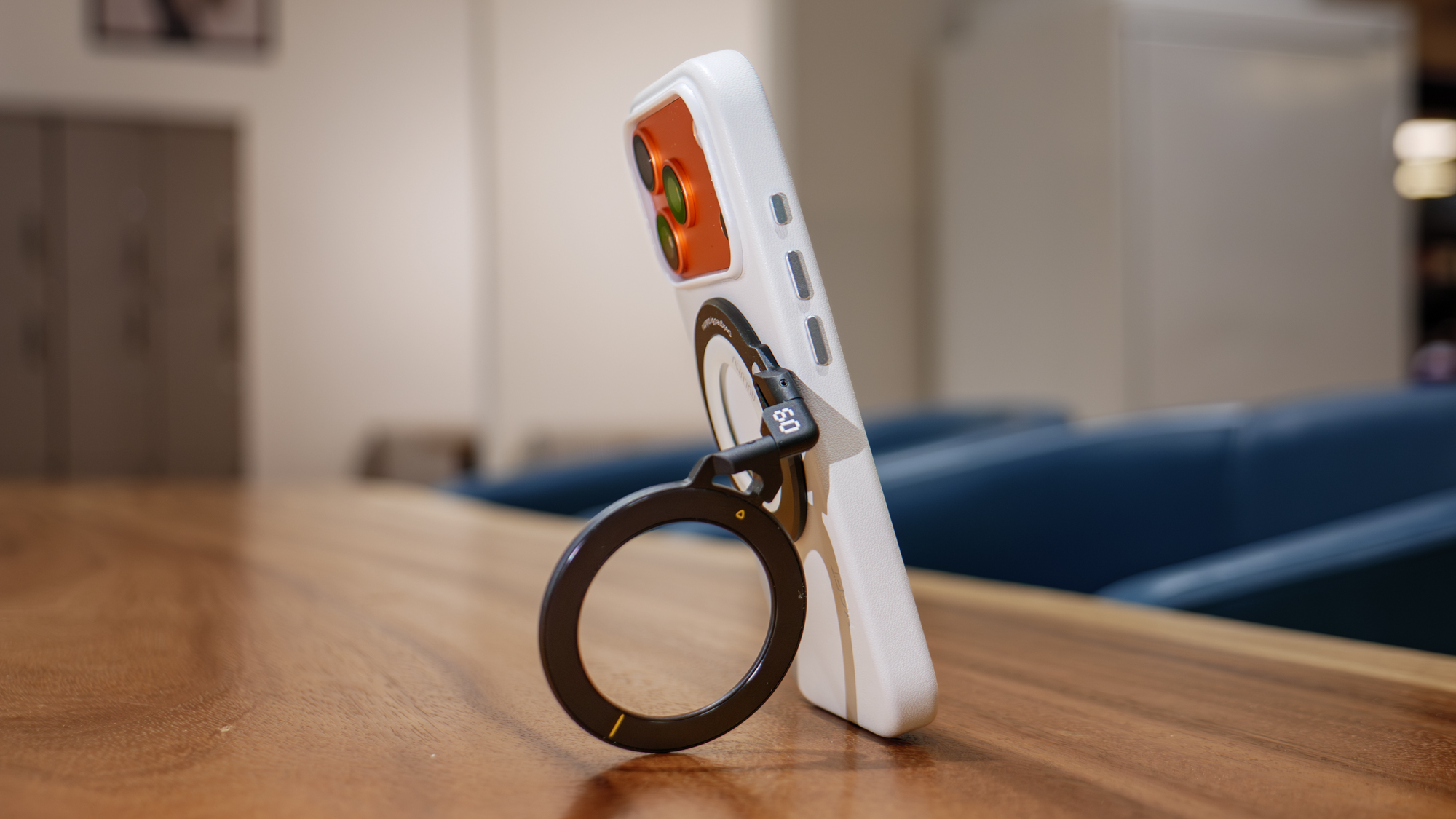 Aulumu G09 Infinite 360° MagSafe Stand.