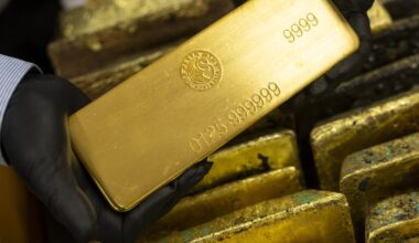 Gold extends free fall after sharpest one-day drop since 1983 – The Irish Times