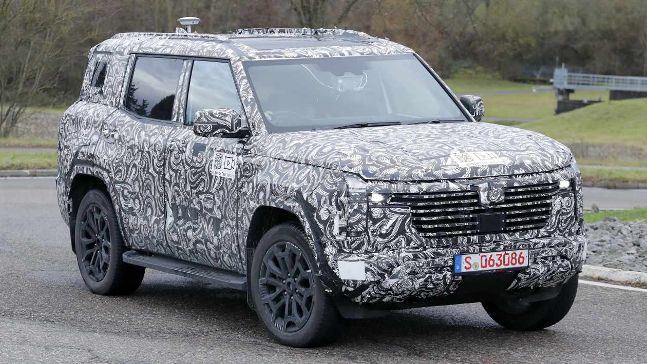 New Mitsubishi Shogun is suiting-up for battle against Toyota Land Cruiser and Land Rover Discovery
