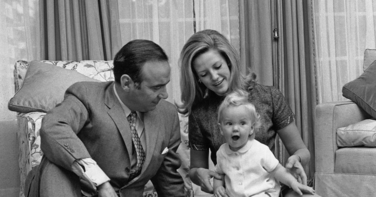 Anna Murdoch-Mann, author and ex-wife of Rupert Murdoch, dies aged 81 – The Irish Times