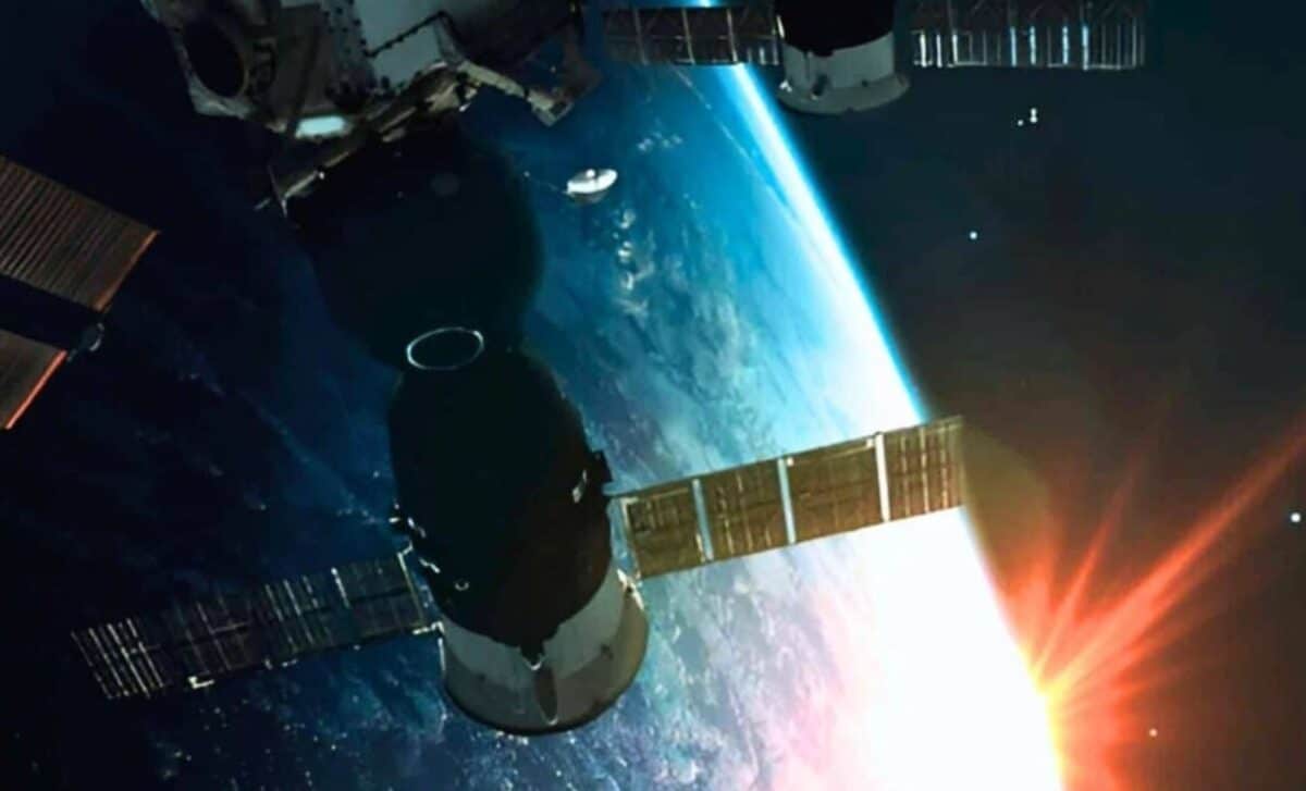 A 2 Watt Laser From 36,000 Km Away Beats Starlink