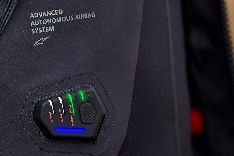 Alpinestars Tech-Air 5 Plasma airbag lighting