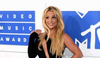 Britney Spears sells rights to her hit songs