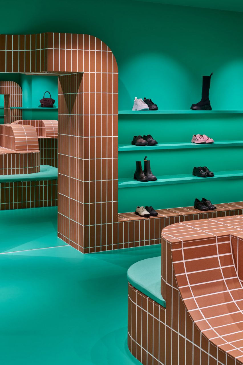 Shelves in Camper Shin Maru interior by Jorge Penadés