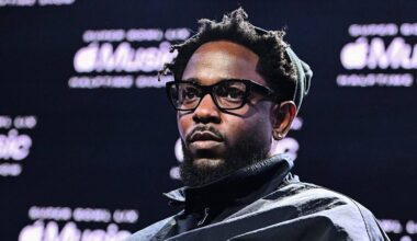 Cher accidentally calls Kendrick Lamar Luther Vandross in record of the year win