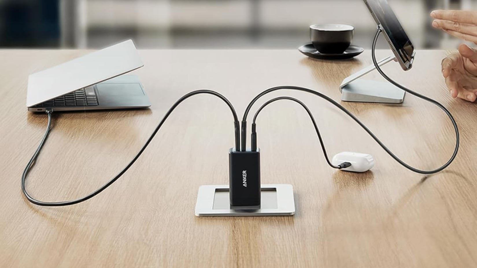 Anker 735 Charger connected to devices