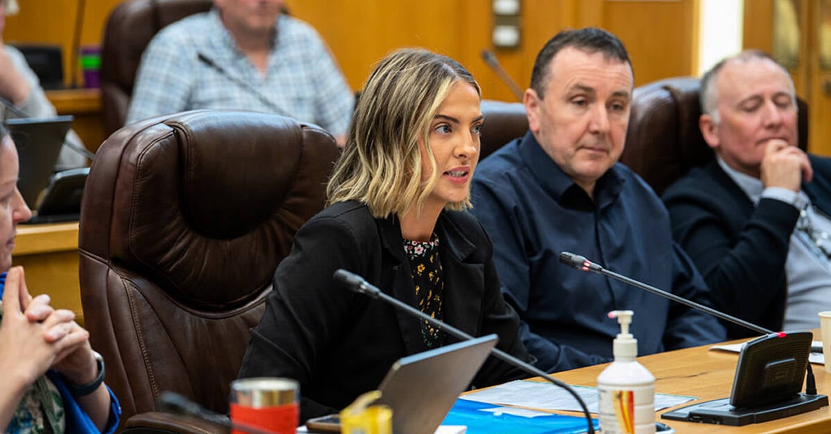 Councillor describes busy North Kerry bus stop as completely impractical