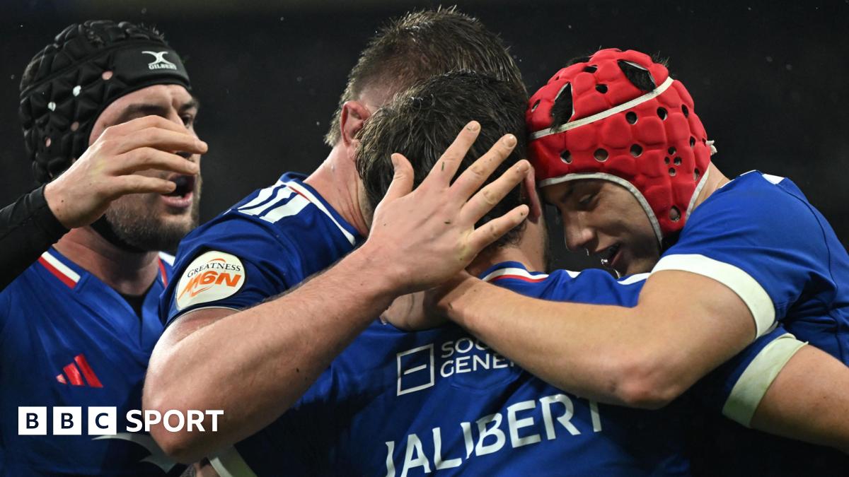 Antoine Dupont and Louis Bielle-Biarrey