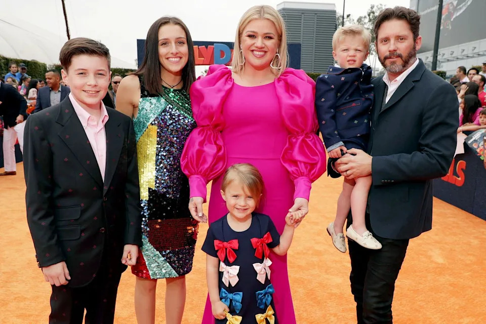 Seth Blackstock, Alexander Blackstock, Savannah Blackstock, Kelly Clarkson, River Blackstock, Remy Blackstock, and Brandon Blackstock in 2019 Eric Charbonneau/Getty