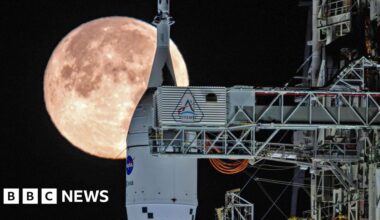 Nasa targets early March to send humans back around the Moon - BBC