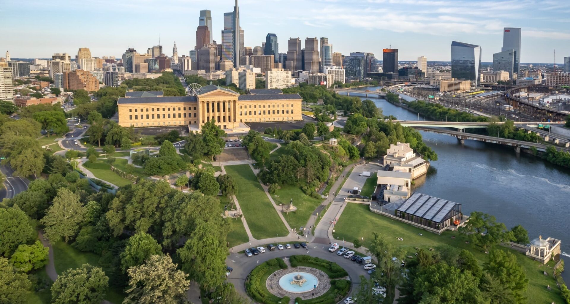 an aerial photo of the philadelphia museum of art