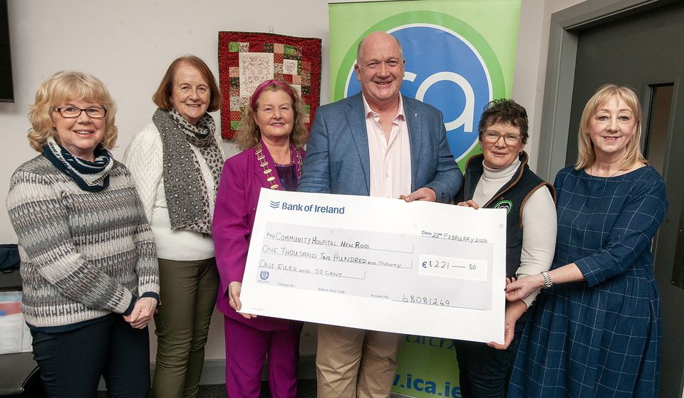 A cheque for €1,221.50 was presented to the Community Hospital, New Ross at the ICA Federation meeting in The Hub, Rosslare Harbour on Monday evening. (l to r)- Helen Furlong (Sports Officer, Wexford Federation ICA), Mary Nolan (Federation Treasurer), Breda Cahill (ICA Federation President), Seamus Kennedy (Chairman, New Ross Community Hospital), Mary Darcy (National President ICA), and Lillian Mahon (Federation Secretary). Photo: Jim Campbell