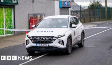 County Donegal: Two teenagers die in St Johnston road crash - BBC