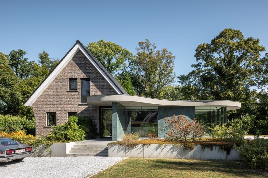 Green marble extension to family home Belgium