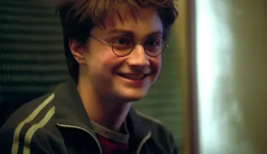 Daniel Radcliffe received $27.5M Harry Potter paycheck as soon as he turned 18 so he headed to dealership and bought a car no one would expect