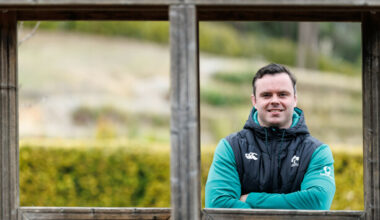 Ryan and the Irish pack ready themselves for battle with les Bleus