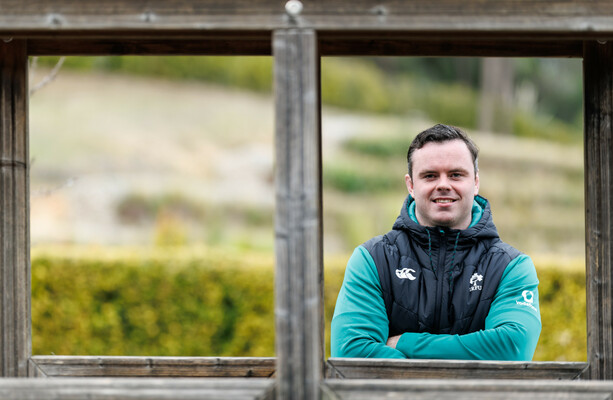 Ryan and the Irish pack ready themselves for battle with les Bleus