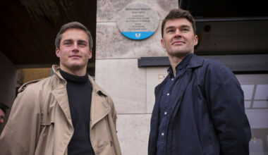 'An unmistakably Dublin writer': Plaque unveiled at childhood home of Brendan Behan - The Journal