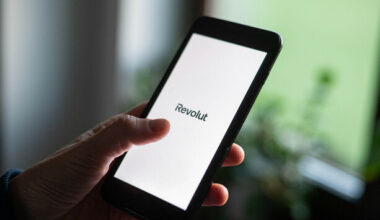 Why is Revolut so interested in Irish social media users getting scammed? - The Journal