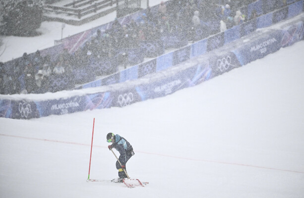 Irish skier survives absolute carnage at Olympic slalom event · The 42