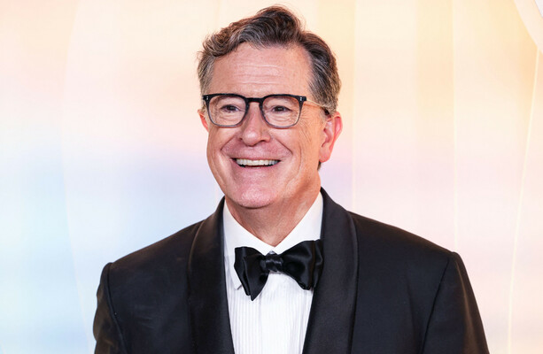Stephen Colbert calls on CBS to 'stand up to bullies' after it scrapped interview with Democrat - The Journal