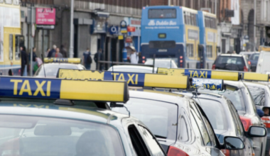 Consumer watchdog calls for more ride-hailing apps due to taxi supply shortage - The Journal