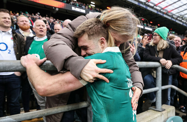 IRELAND STUN ENGLAND: Murray Kinsella and Ciarán Kennedy react from Twickenham - The 42