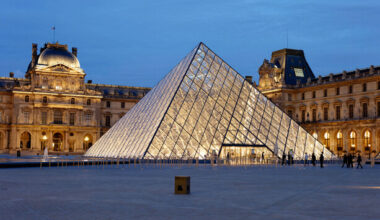 Louvre Museum’s director resigns in wake of €88m jewels heist - The Journal
