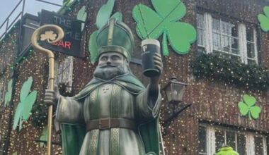 Temple Bar tourist trap pub installs giant St Patrick with a pint, then covers it with a bin bag - The Journal