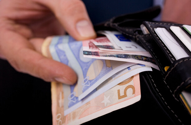 Online child maintenance calculator to help parents agree on fair payment amounts