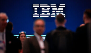 Wall Street turns to complex trades to dodge AI ‘implosions’