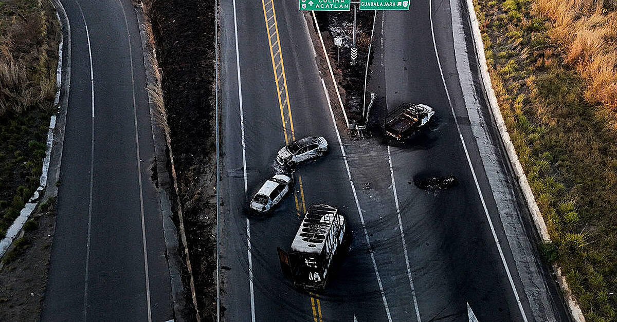 Killing of Mexican drug lord sparks revenge attacks; cars and businesses set ablaze, highways blocked