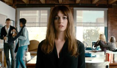 Anne Hathaway's Criminally Underrated 2017 Sci-Fi Movie Deserves To Be A Cult Classic