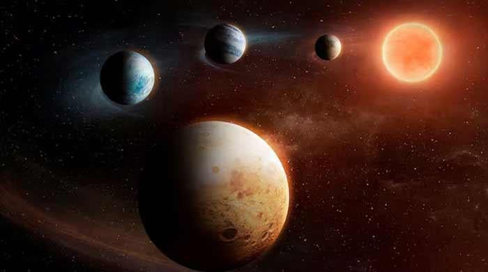 Astronomers puzzle over 'inside out' planetary system