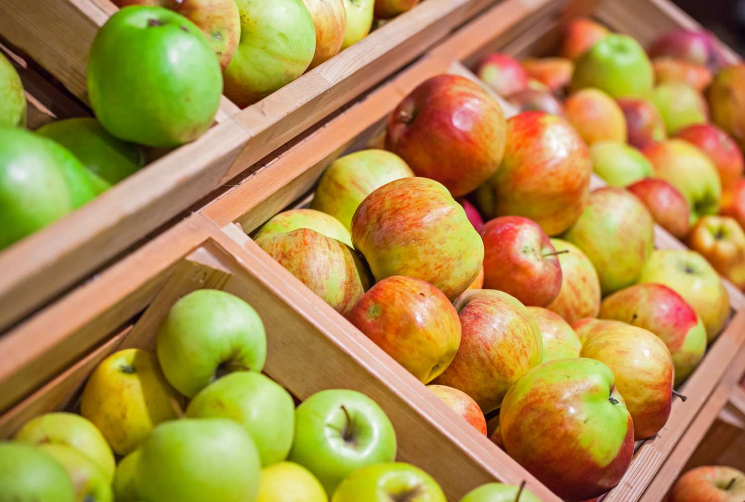 Why Grocery Store Apples Are Coated In Wax