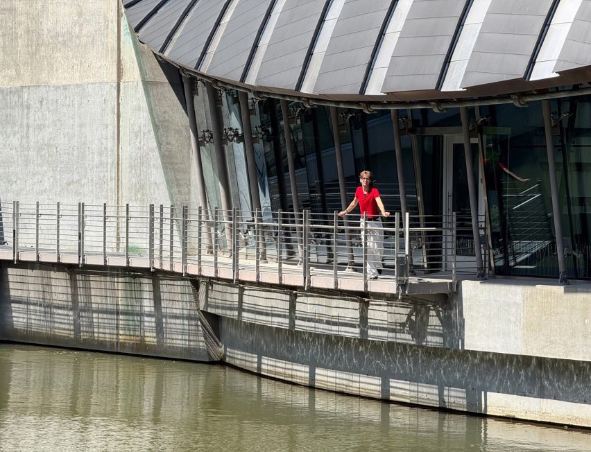 Crystal Bridges Museum by Safdie Architects