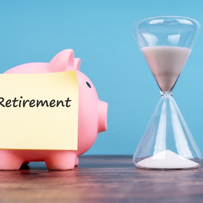 Federal workers delay retirement as savings gaps persist