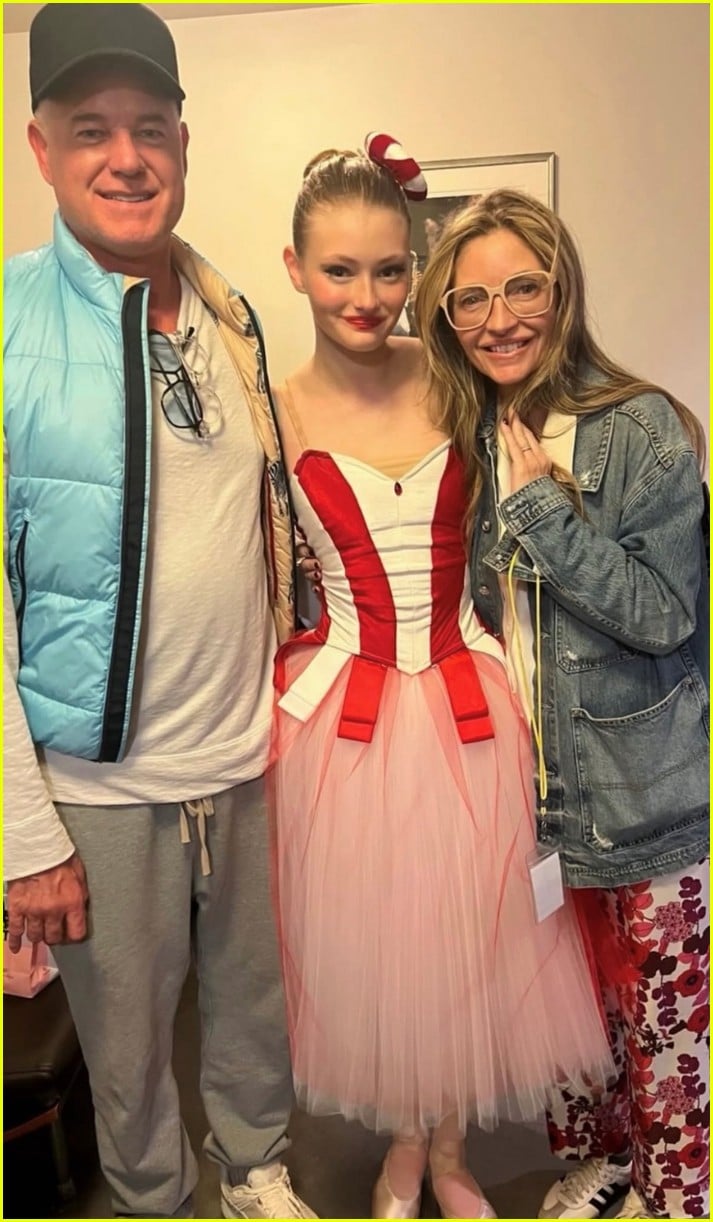 Rebecca Gayheart Shares Adorable Family Photos as She Returns to Instagram After Eric Dane's Death rebecca gayheart family photos with eric dane daughters 045284311
