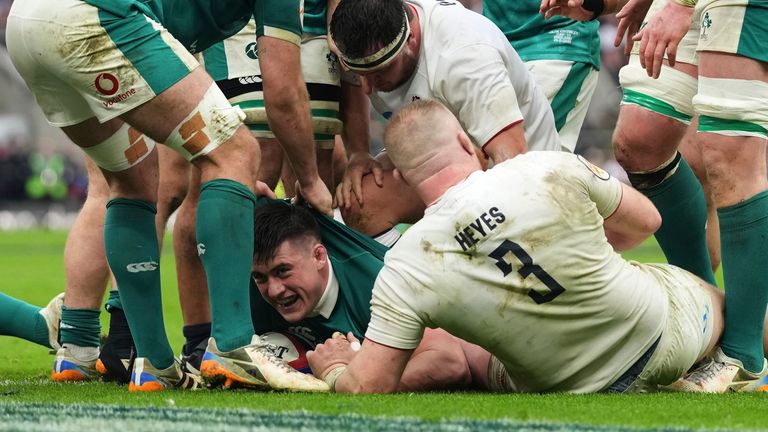 Dan Sheehan scored Ireland's fourth try early in the second half