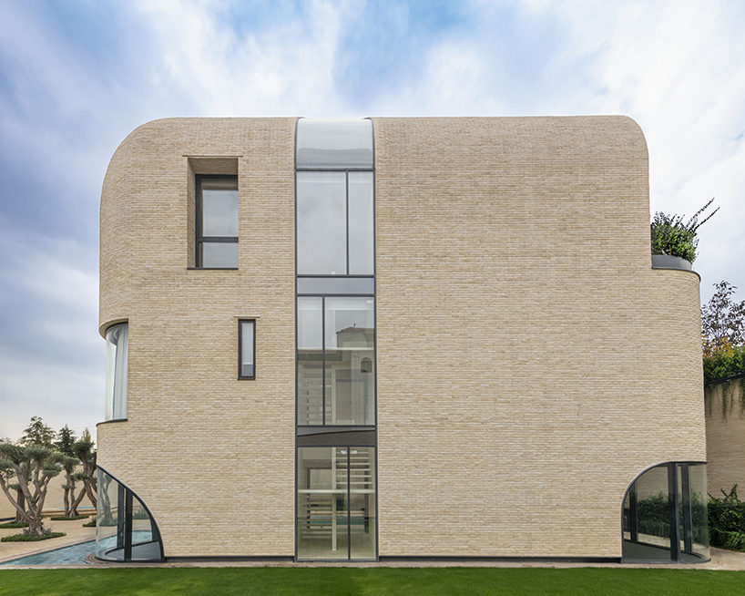 the central courtyard villa 7