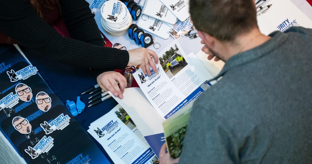 Economy expands rapidly, but job growth flatlines in unprecedented 'jobless boom'