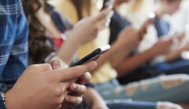 LAUSD banned cellphones a year ago. How has the phone-free school experience been?