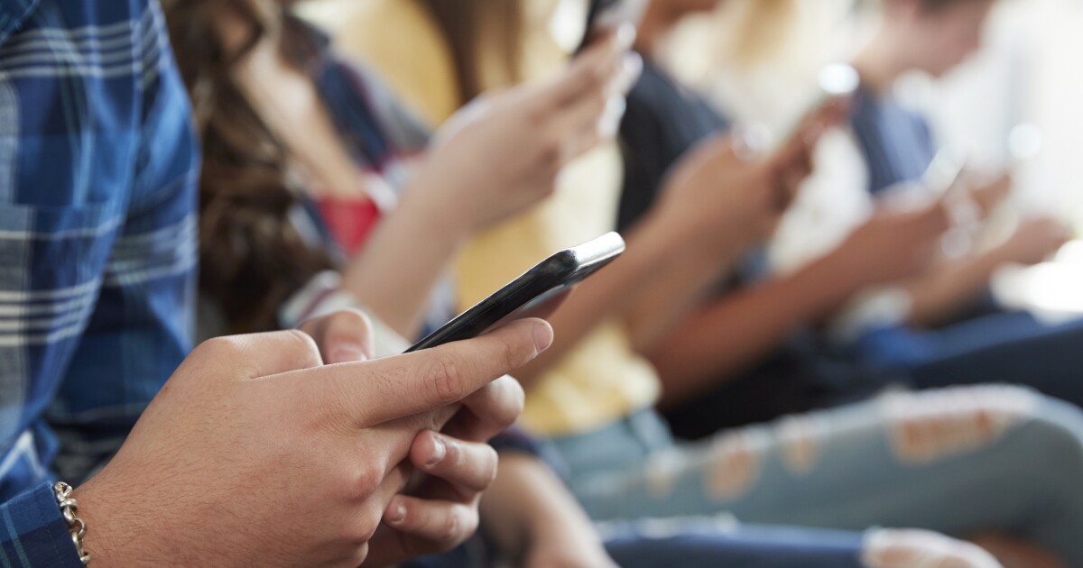 LAUSD banned cellphones a year ago. How has the phone-free school experience been?