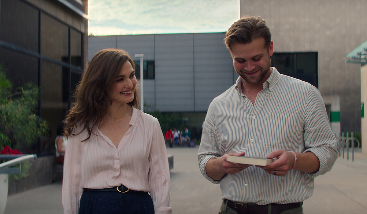 VLADIMIR. (L to R) Rachel Weisz as M and Leo Woodall as Vladimir in Episode 102 of Vladimir. Cr. Courtesy of Netflix © 2026