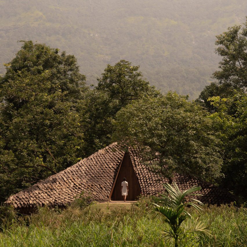 Bridge House by Wallmakers