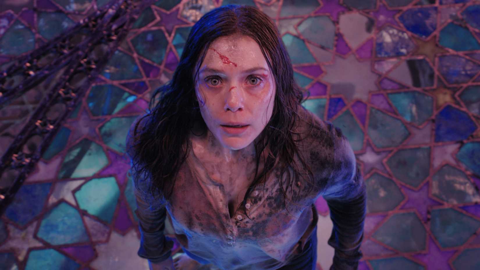 Wanda looking up in Doctor Strange in The Multiverse of Madness