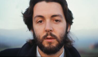 Paul McCartney - Man On The Run promo pic