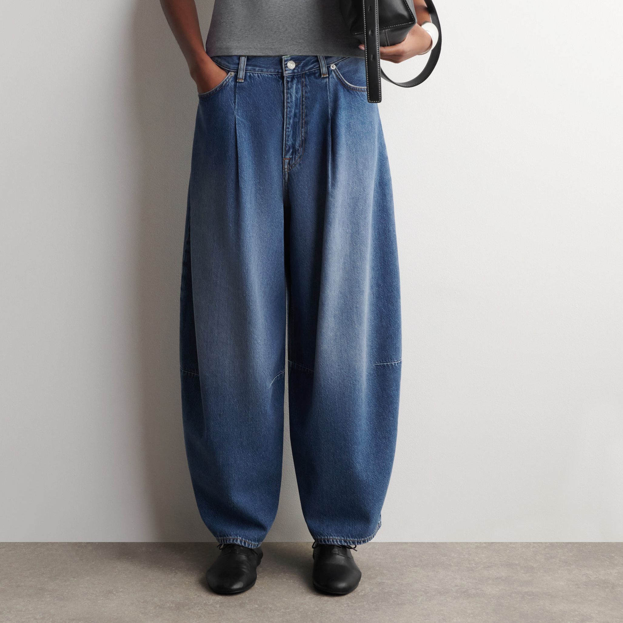 Twine Barrel-Leg Jeans