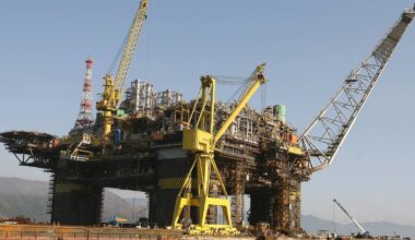 Oil rises as it shrugs off potential IEA reserves release