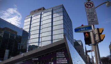 Canada's central banks holds rate steady